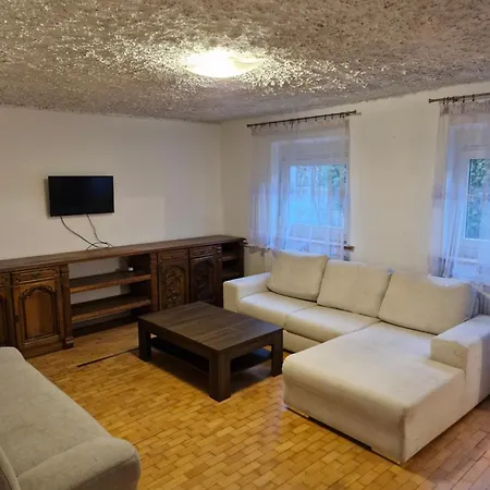 Dom Torunska 71 *